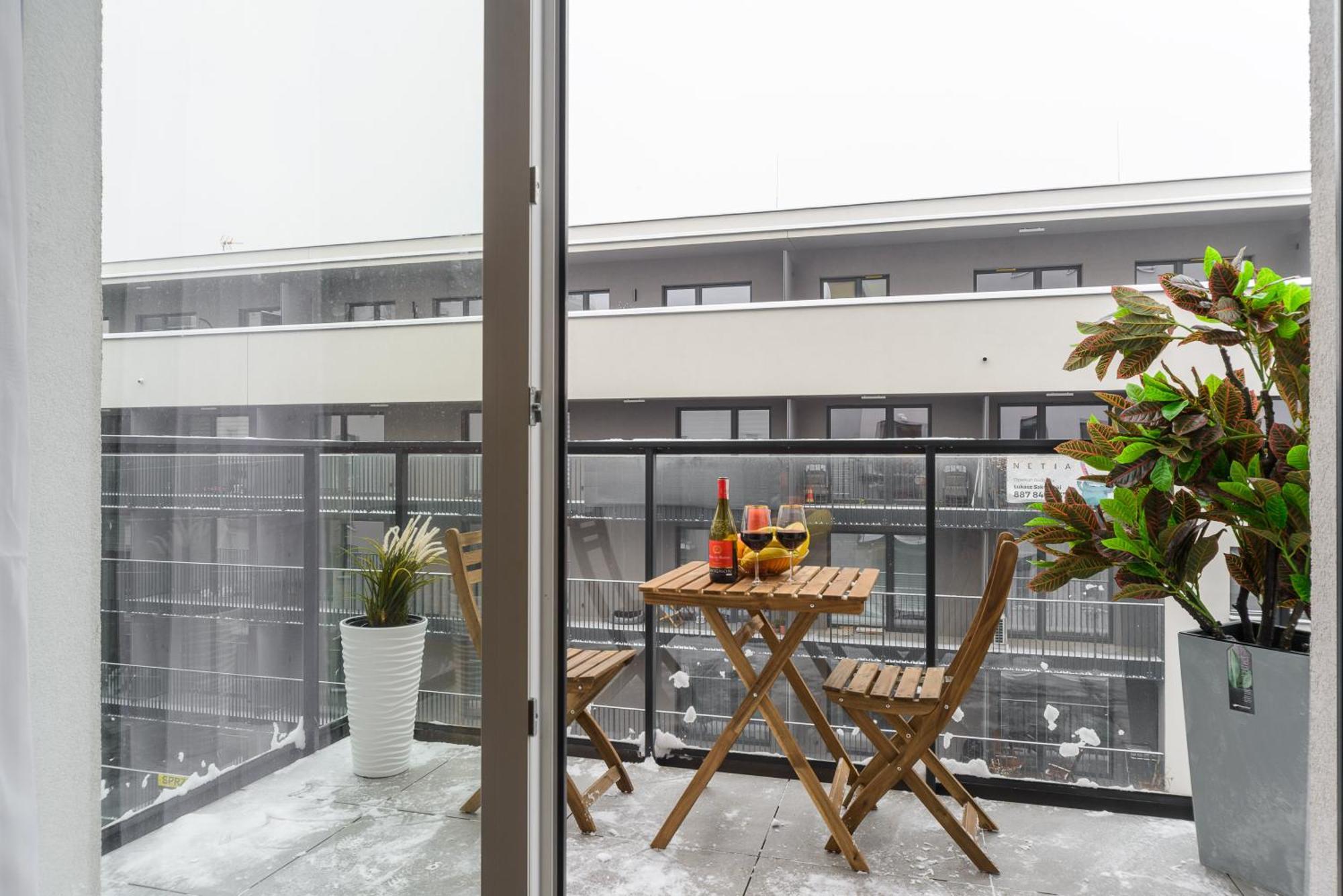 Lumina Apartments With Parking, Balcony Lodz Kültér fotó